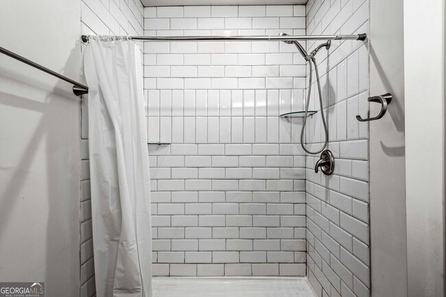 Building Photo - 636 Francis Pl NW