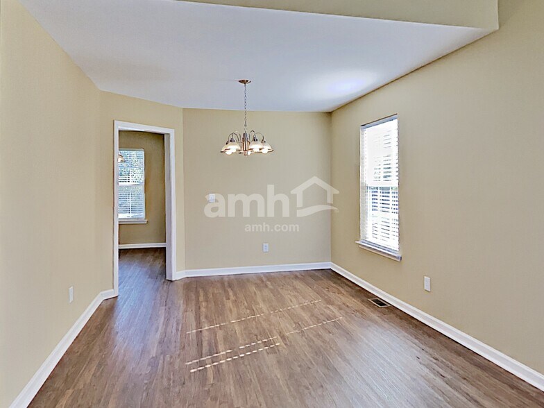 Building Photo - 5219 Cloister Dr
