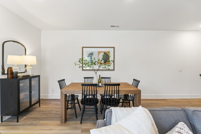 Building Photo - Madison townhome for rent. 3 bed/3.5 bath ...