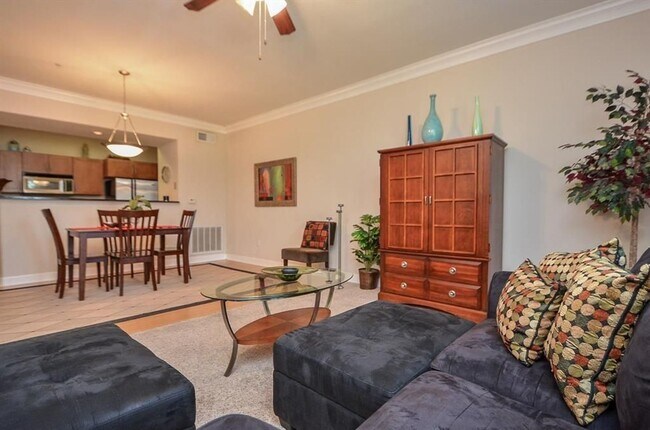 Building Photo - FULLY FURNISHED 1 bedroom Condo with balcony in the heart of Sugar land