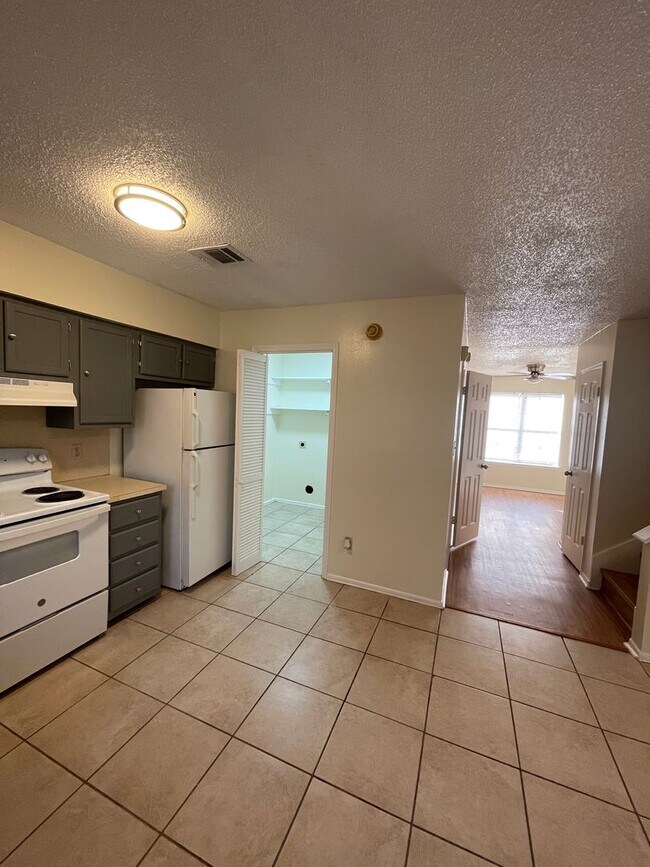 Building Photo - 964 Winter Garden Dr