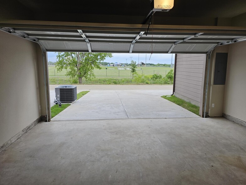 Building Photo - 3405 Solana Cir