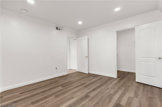 Building Photo - 1150 N Buffalo Dr