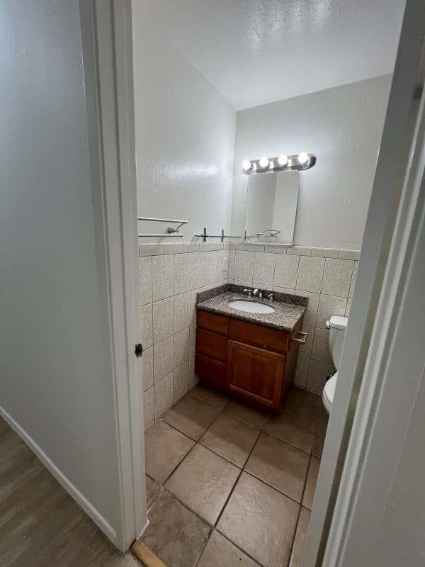 Building Photo - 425 Clauser Dr