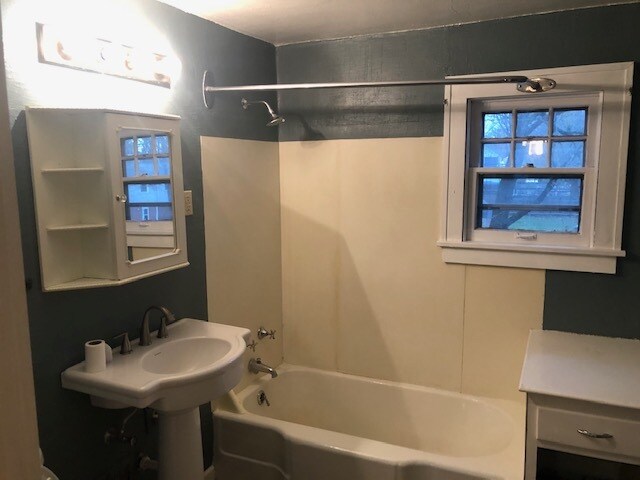 Building Photo - 1160 E Indiana Ave