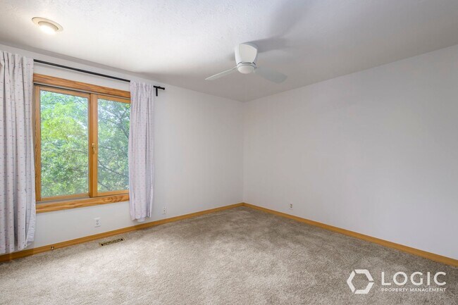 Building Photo - Beautiful Home in Prime Location!