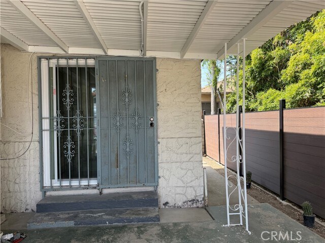 Building Photo - 2712 W Hellman Ave