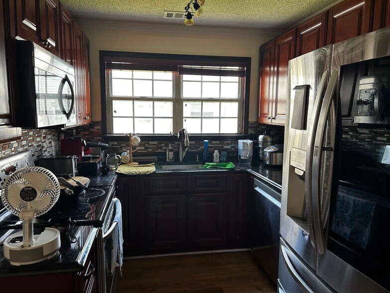 Building Photo - 1115 Huntmaster Ter NE
