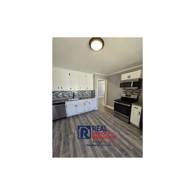 Building Photo - Holiday Special - Half Off One Month's Rent