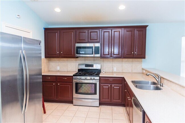 Building Photo - 3660 Pine Needle Cir