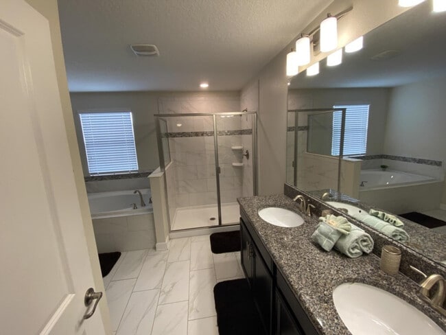 Building Photo - 9047 Stinger Dr