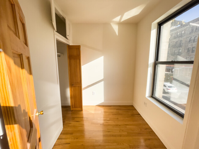 Interior Photo - 502-504 Amsterdam Avenue