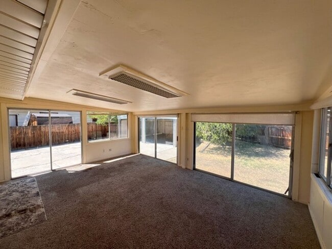 Building Photo - Three Bedroom Home In Northwest Reno.