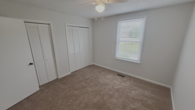 Building Photo - 301 Hickory Pl
