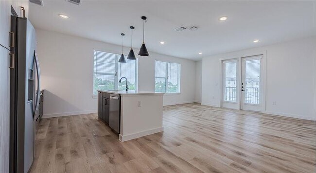 Building Photo - 3900 Berkman Dr