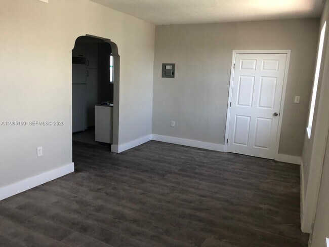 Building Photo - 1700 NW 22nd Ct