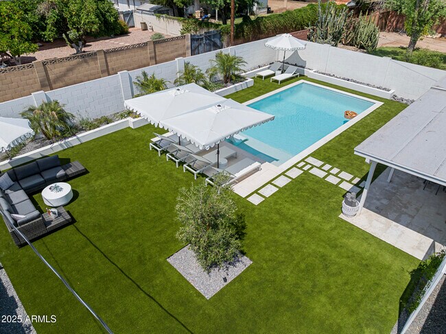 Building Photo - 7736 E Avalon Dr