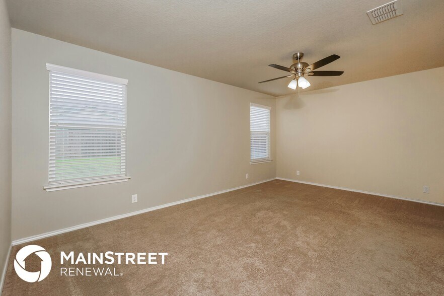 Building Photo - 8939 Hickman Pk