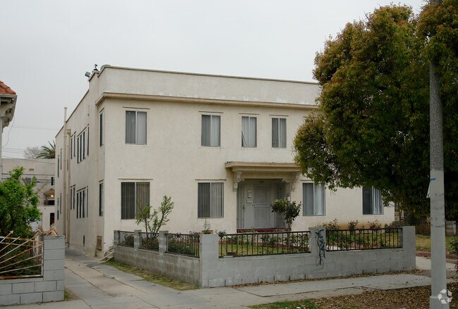 Primary Photo - 537 N Kenmore Ave