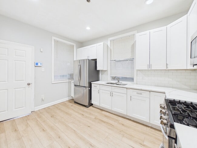 Building Photo - 6639 S Bishop St