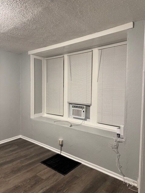 Building Photo - 2120 Linwood Blvd