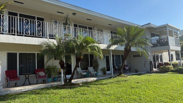 Building Photo - 2850 NE 30th St