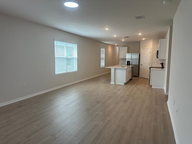 Building Photo - 8821 Clear Vw St