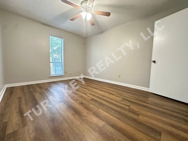 Building Photo - Condo for rent in Grayson Valley