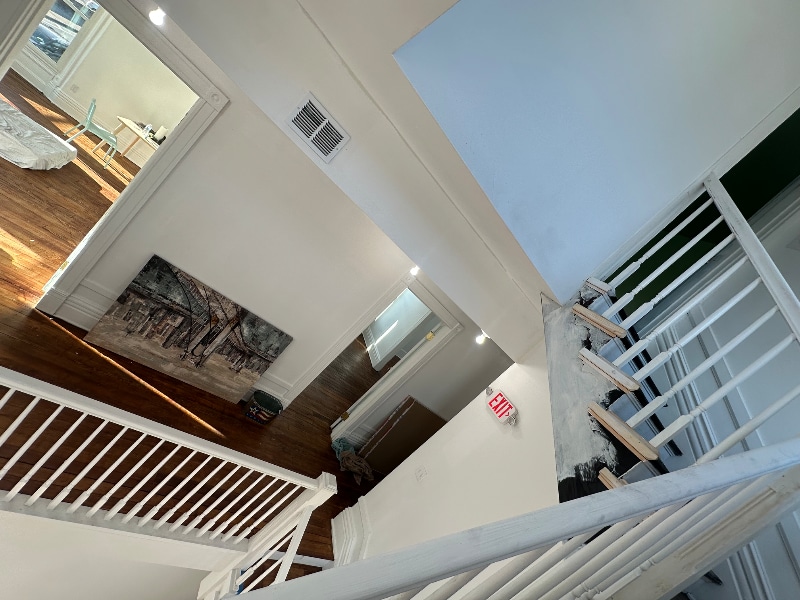 Building Photo - 2567 Bank St