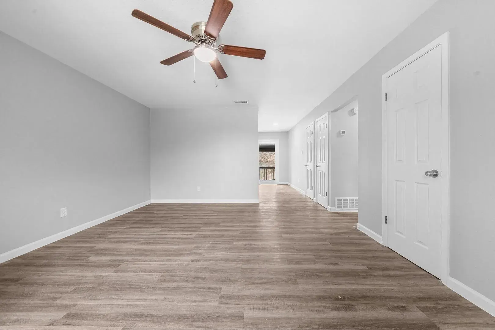 Building Photo - 124 Wind Ridge Dr