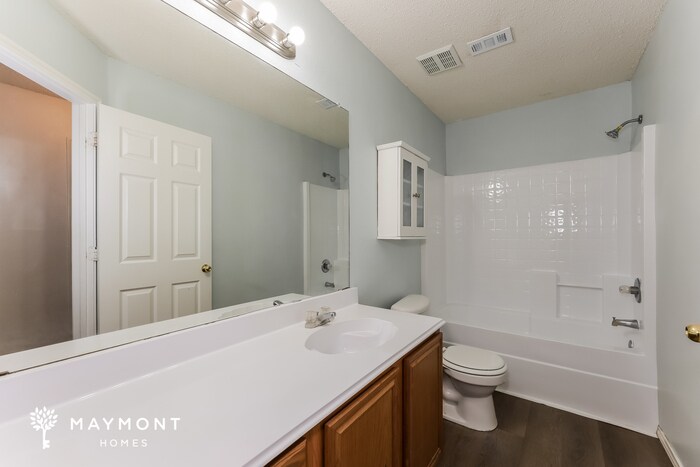 Building Photo - 408 Red Bud Ln