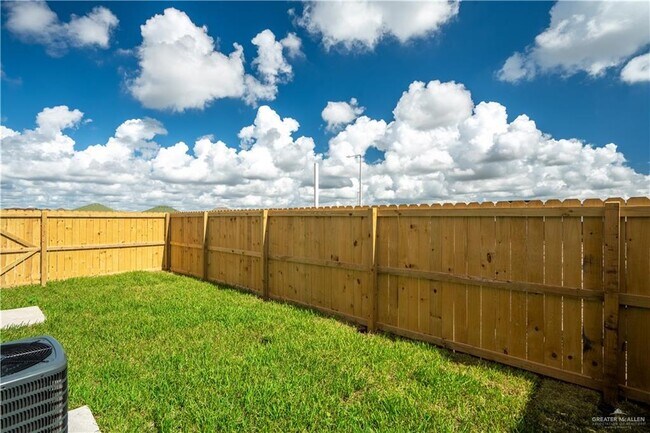 Building Photo - 30 Hidalgo Cir