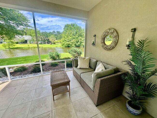 Building Photo - Gorgeous Updated Three Bedroom Home in Sun...