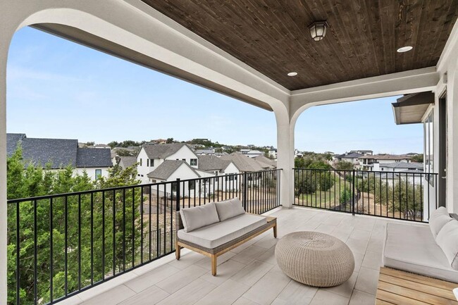 Building Photo - 702 Serene Estates Dr