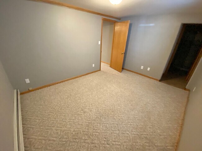 Building Photo - Charming 3-Bed, 2-Bath Home in North Fargo