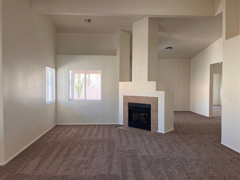 Building Photo - 1612 Fig Palm Ct