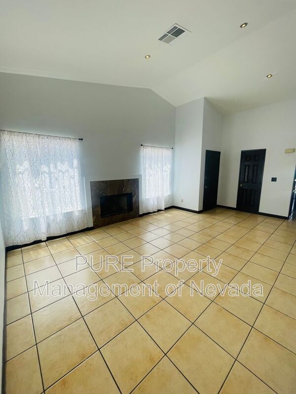 Building Photo - 724 Taft Ct
