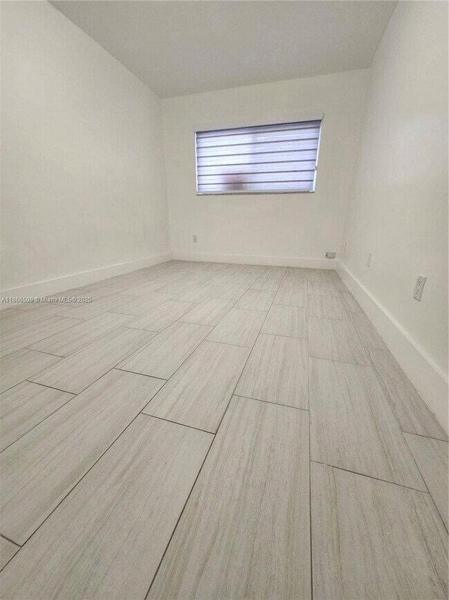 Building Photo - 18224 Mediterranean Blvd