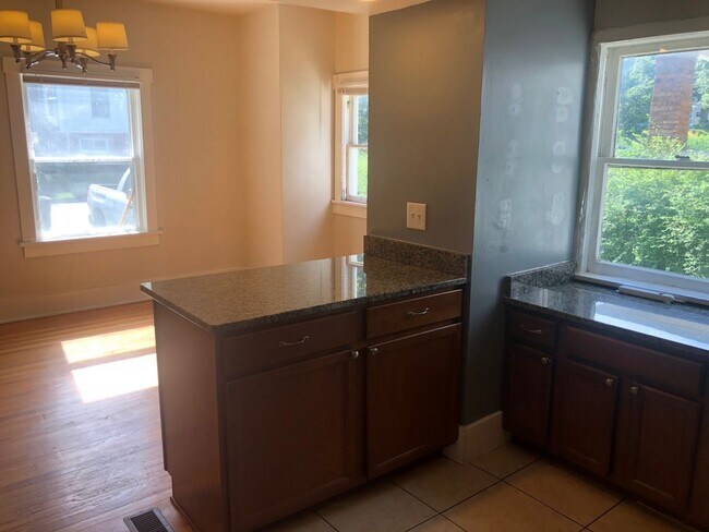 Building Photo - Recently Renovated - Spacious 5 Bedroom, 2...