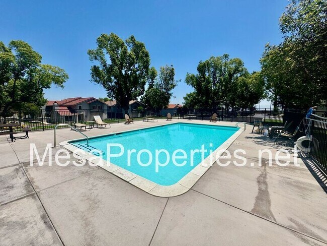 Building Photo - 9900 Highland Ave
