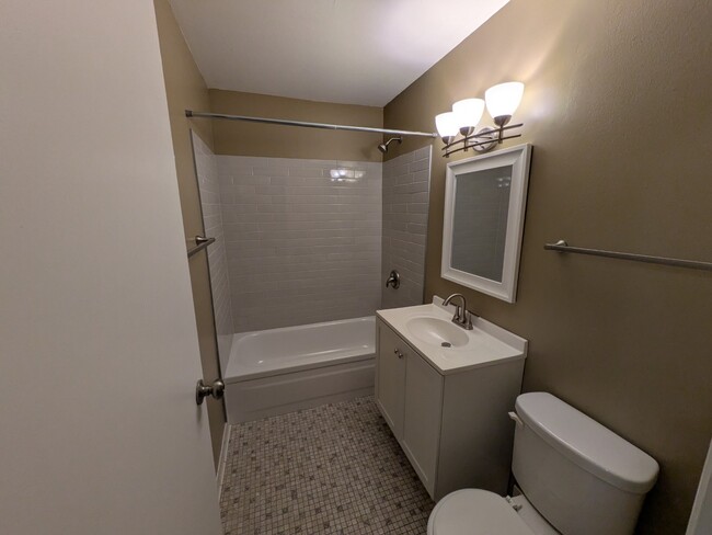 Building Photo - Cozy 1BR Apartment in the heart of Buffalo Grove – Heat Included | Unfurnished