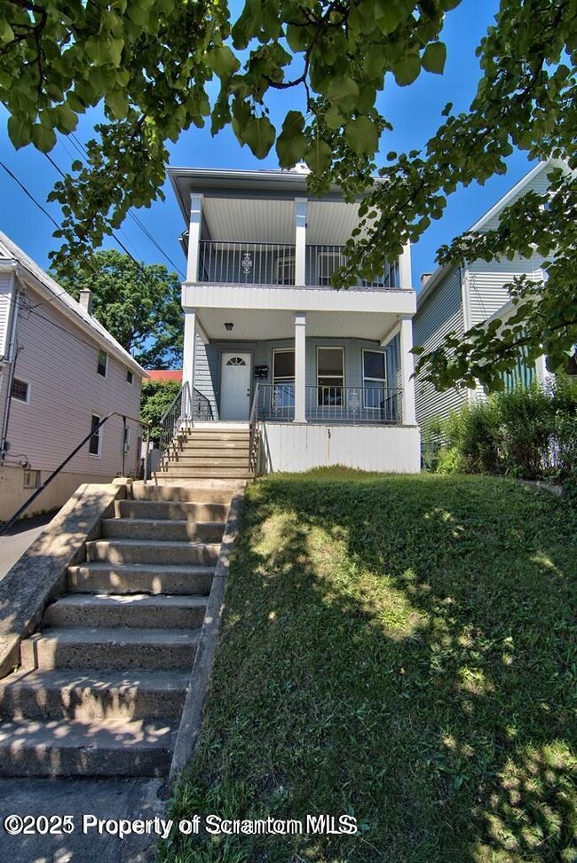 Primary Photo - 1515 Pine St