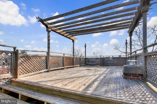 Building Photo - 1756 Park Rd NW