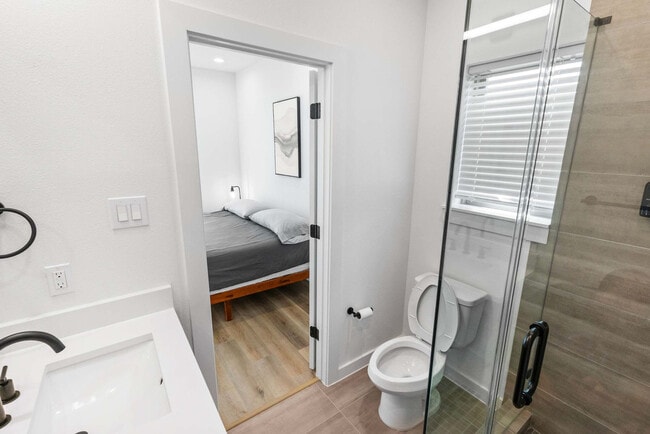 Building Photo - 6740 Peerless St