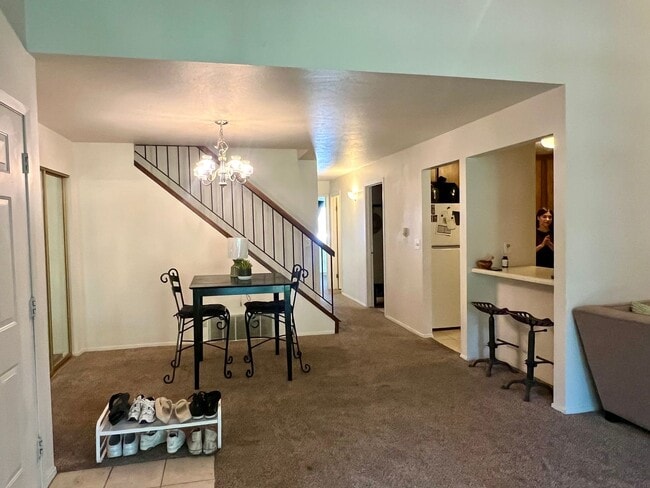 Building Photo - Quiet Sandy Condo