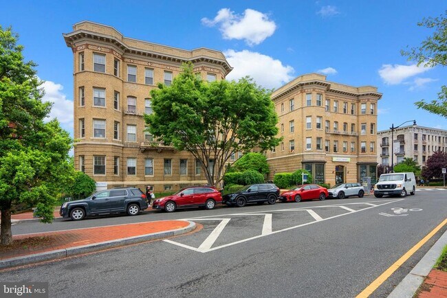 Building Photo - 3220 17th St NW