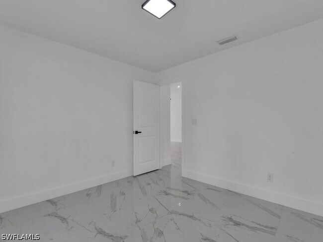 Building Photo - 4745 13th St SW