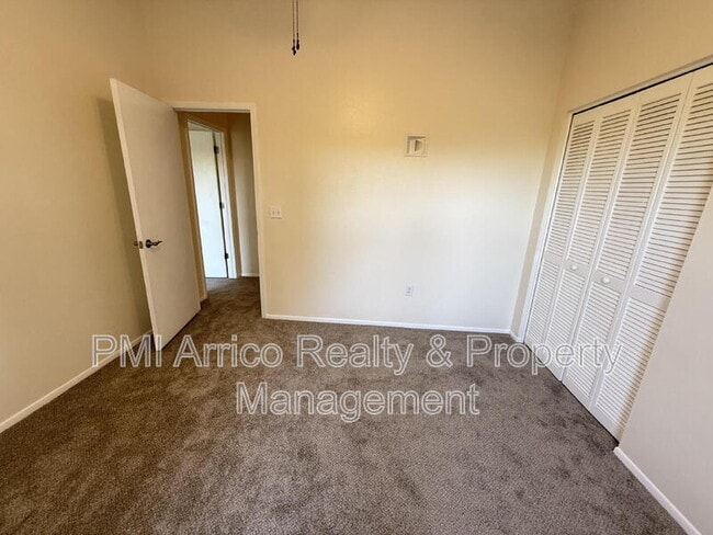 Building Photo - 12653 Longcrest Dr