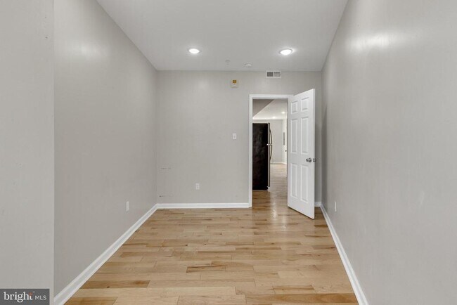 Building Photo - 2604 Frankford Ave