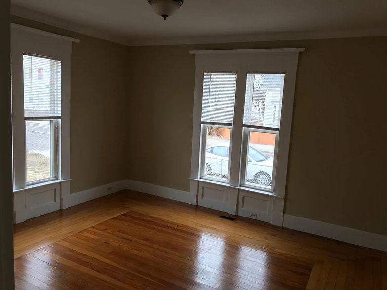 front bedroom - 395 Maple St